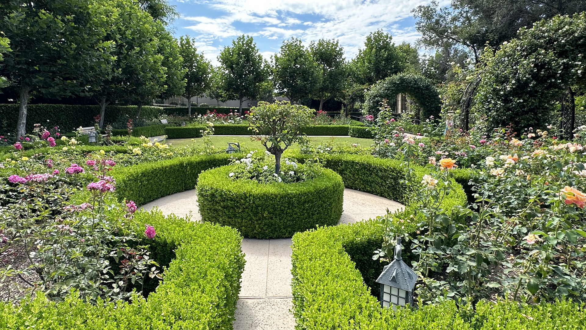 English Perennial & Rose Garden